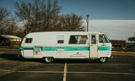 How to Stay Stealthy and Respectful While Boondocking
