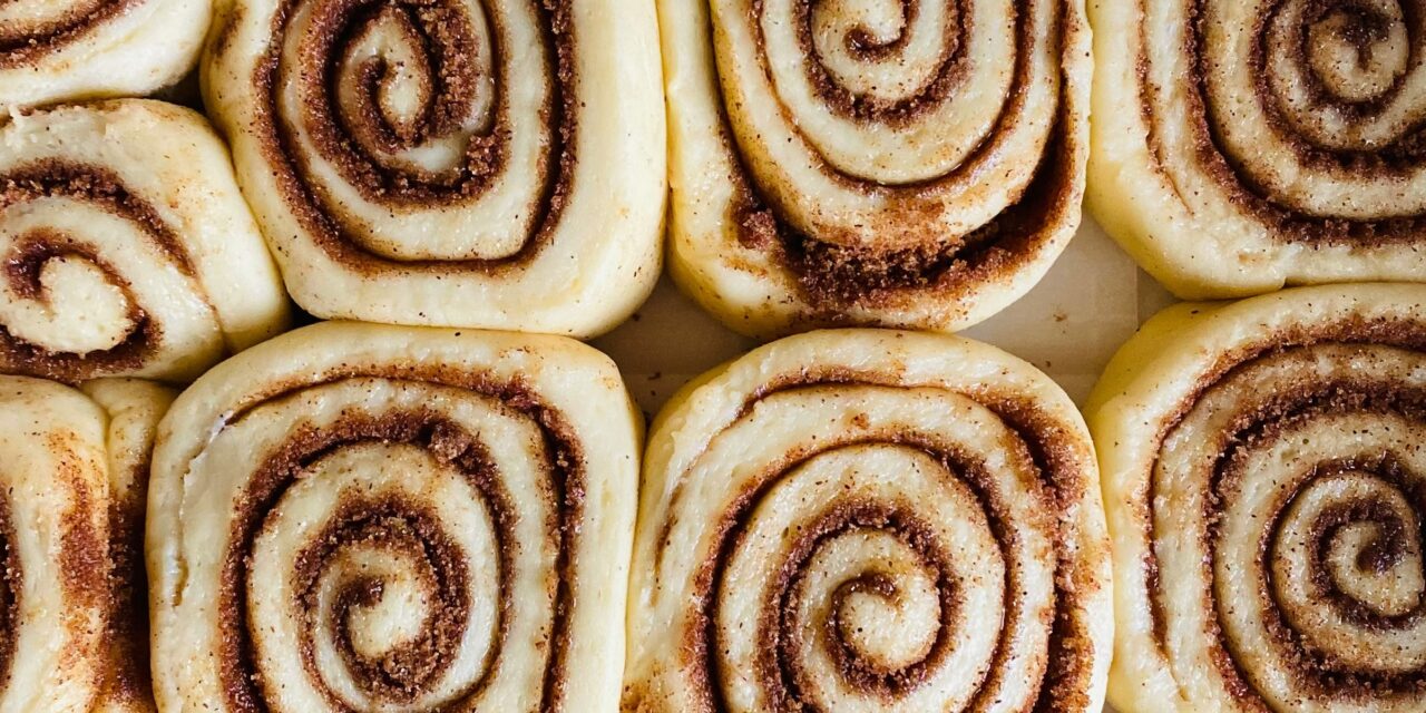 Dutch Oven Cinnamon Rolls