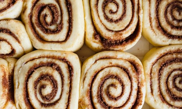 Dutch Oven Cinnamon Rolls