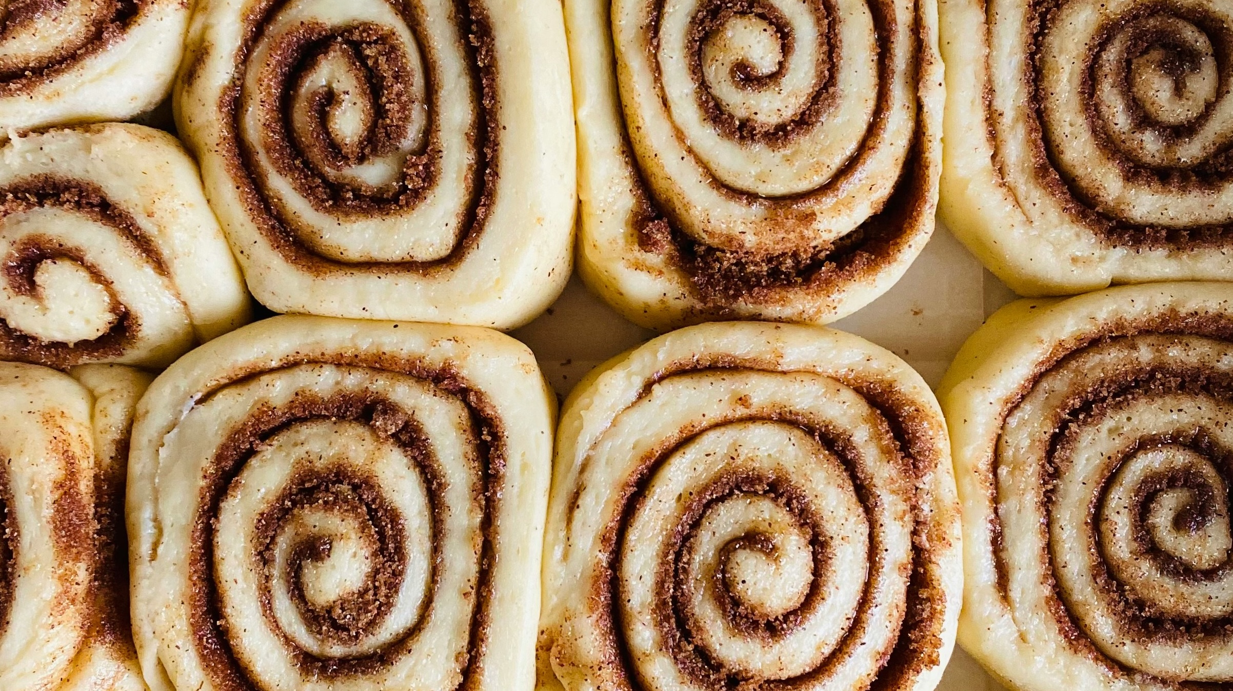 Dutch Oven Cinnamon Rolls